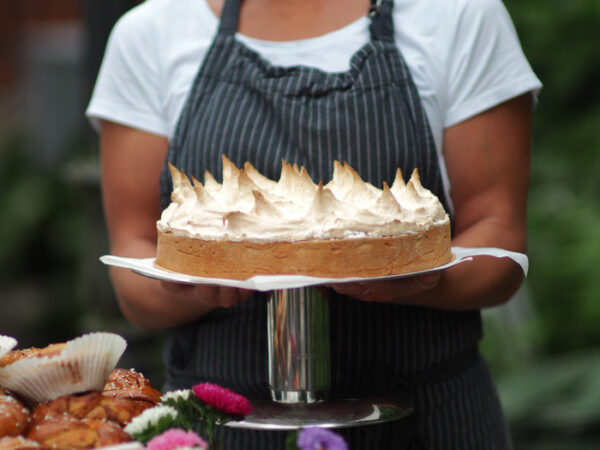 Marrängtårta och kanelbullar från café på djurgården, skansen