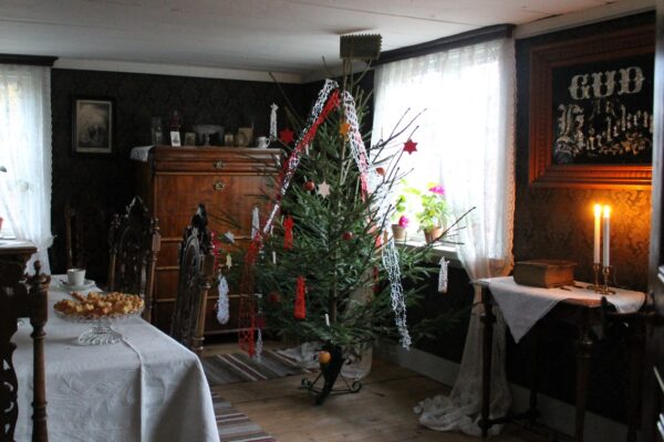 Jul i Posthuset på Skansen julgran