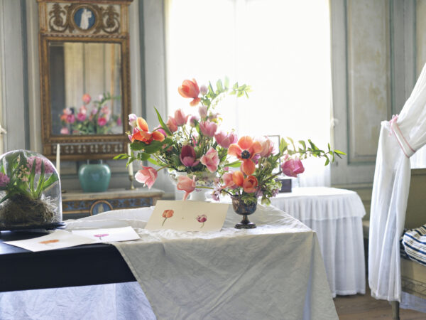 Vackra vårblommor i Skogaholms Herrgård