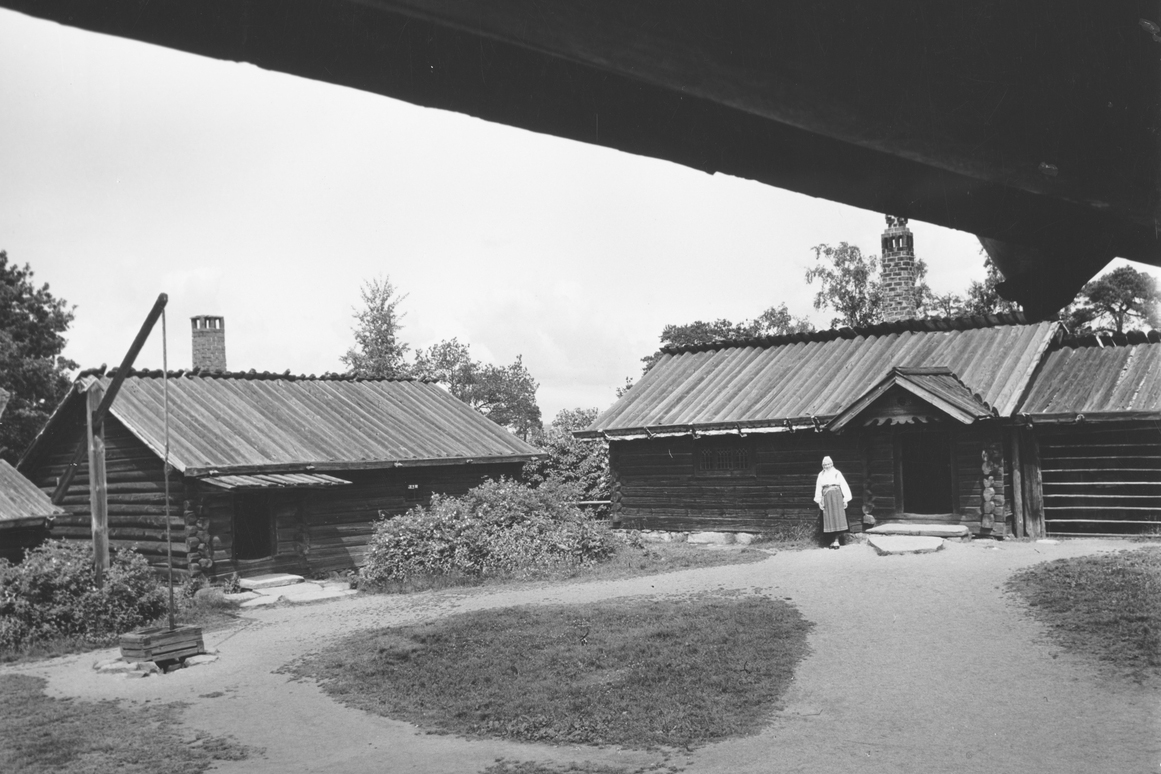 Moragården på Skansen. Foto: André och Irène Reisz / Nordiska museet (CC BY-NC-ND)