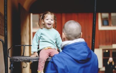 Barn vid Boktryckarbostaden